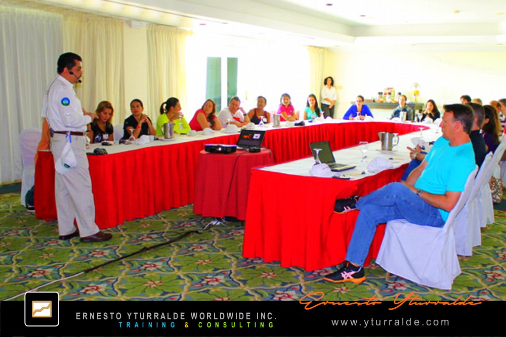 Team Building Ecuador | Ejercicios de cuerdas bajas en Quito para cohesión de equipos